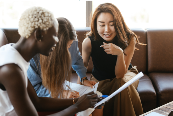 What Is a Fractional Executive Assistant? Definition, Cost, and How It Works (2026)