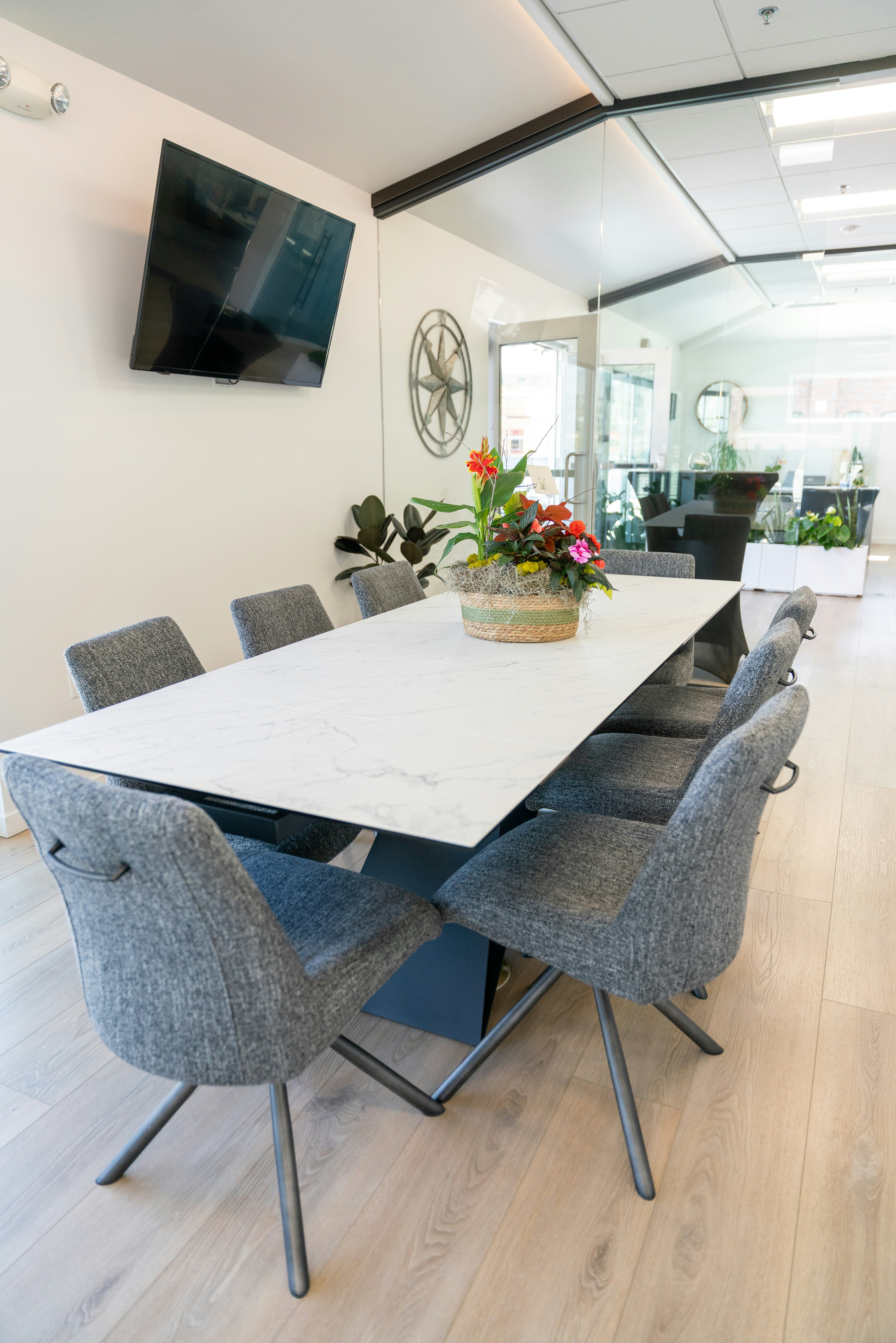 leadership roles that benefit from an EA table